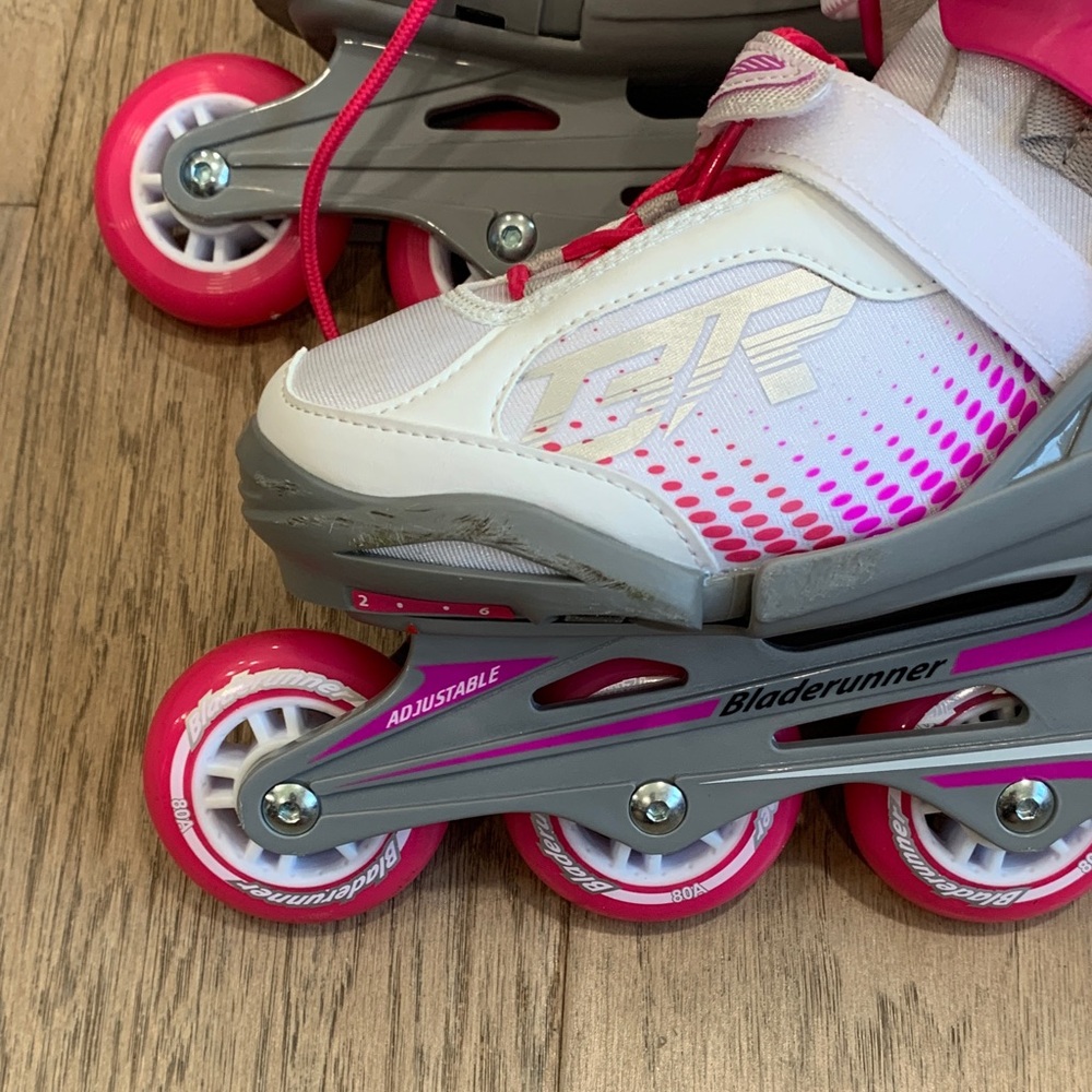 Bladerunner by Rollerblade Phoenix Adjustable Fitness Inline Skate Size 2-6 - Picture 5 of 7